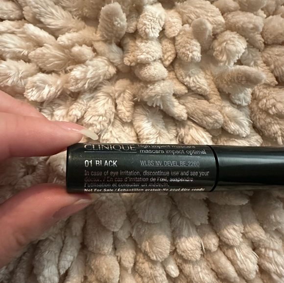 New Clinique High Impact Mascara Travel Size Black - Picture 4 of 6